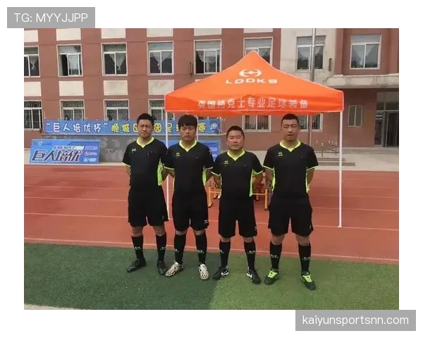 严重犯规的足球判罚标准及裁判执法要点解析